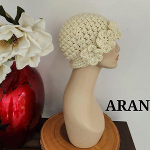 Crochet Women's Beanie: Handmade Winter Hat Bild 7