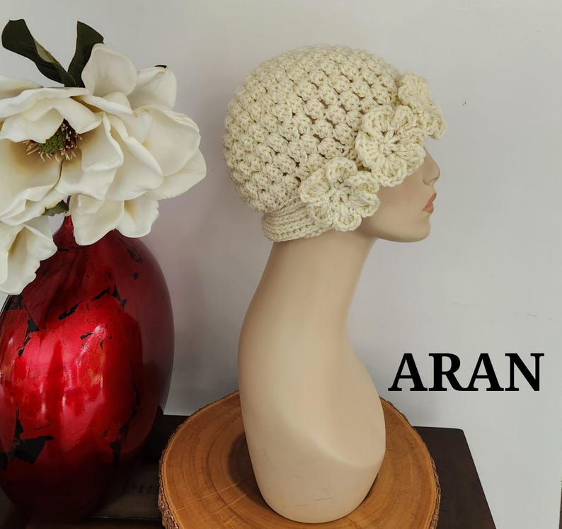 Crochet Women's Beanie: Handmade Winter Hat Bild 7