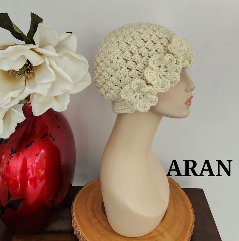 Crochet Women's Beanie: Handmade Winter Hat Bild 6