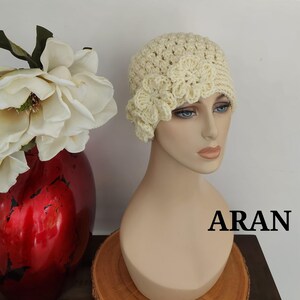 Crochet Women's Beanie: Handmade Winter Hat Bild 4