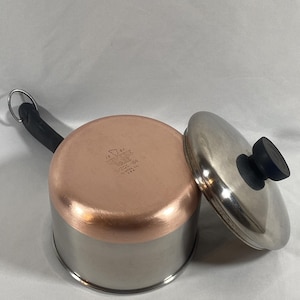 Vintage READ 1801 Revere Ware 1 1/2 Qt Copper Bottom Pot Lid Clinton IL 84 Stainless Steel *Crack* Revereware