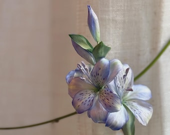 Handmade Ronghua Flower Hair Pin, Alstroemeria Inspired Floral Accessory, Blue Lavender Ivory Petals