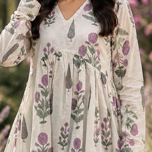 Witte katoenen tuniek met V-hals en lange mouwen, korte kurti, abstracte blauwe bloemenprint, casual top, cadeau voor hem