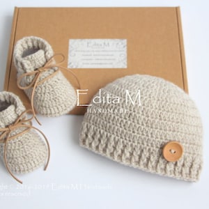 Unisex Häkel-Set, Babyschühchen, Babyschuhe, Sneakers, Strickstiefel, Babymütze, Mütze, Neugeborene, Baby-Duschegeschenk, neutrales Geschlecht