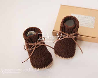 Unisex baby booties, crochet baby shoes, baby boots, baby boy sneakers, 0-3, 3-6, 6-9 months, gift for baby, brown, announcement, new mom