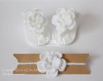 Gehäkelte Babyset, Baby-Mädchen Gladiator Sandalen, Stirnband, weißes Zugband, Blumen Sandalen, Taufe, 0-3, 3-6, 6-9 Monate, Baby-Dusche-Geschenk