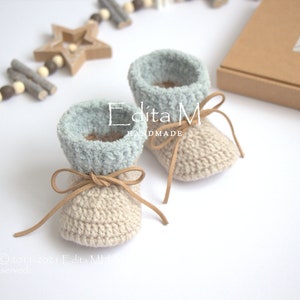 Crochet baby booties, unisex baby shoes, beige, fur baby boots, baby shower, gift for new mom, 0-3, 3-6, 6-9 months, announcement, Christmas