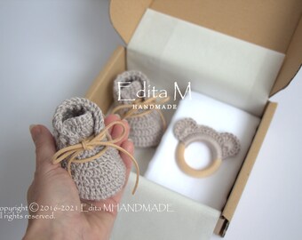 Baby gift box, crochet baby booties, newborn, baby shower, pregnancy announcement, reveal, bear ring, muslin, welcome baby, hamper