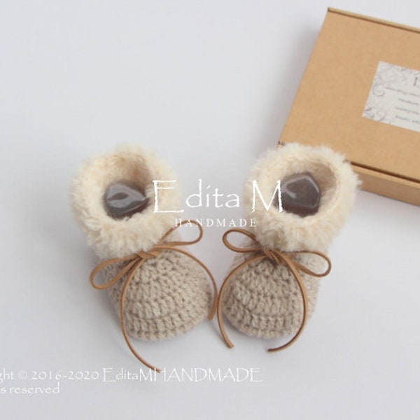 Crochet baby booties, unisex baby shoes, cream, beige, fur baby boots, baby shower, gift for newborn, 0-3, 3-6, 6-9 months, announcement