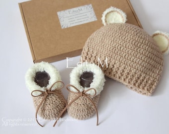 Unisex crochet baby set oatmeal baby booties bear hat fur shoes moccasins knitted boots beanie newborn baby shower personalised personalized