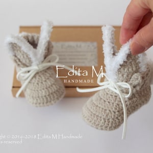Unisex baby booties, bunny shoes, crochet rabbit shoes, knitted boots, 0-3, 3-6, 6-9 months, Easter slippers, announcement, gift for baby