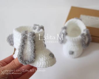 Unisex baby booties, baby bunny shoes, rabbit shoes, knitted boots, 0-3, 3-6, 6-9 months, puppy slippers, announcement, gift for baby