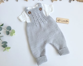 Knitted baby dungarees size 0-3 months baby trousers handknitted baby clothes baby outfit warm pants winter fashion neutral gender unisex