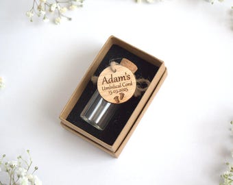 Personalisiertes Andenken Glas, Flasche, Baby erster haarschnitt, Locke, erster Zahn, Gedenkstätte, neue Eltern, individuelle Holzmarke, Babyparty