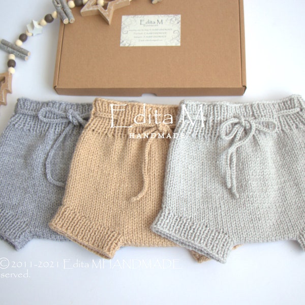 Knitted baby bloomers, diaper cover, knitted baby shorts, 0-3 months, gift for newborn, neutral gender, unisex, baby shower, photo prop