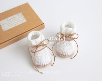 Crochet baby booties, unisex baby booties, unisex baby shoes, baby sneakers, 0-3, 3-6, 6-9 months, gift for baby, baby shower, announcement