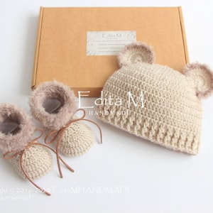 Unisex crochet baby set, baby booties, bear hat, baby shoes, knitted baby boots, fur, beanie, 0-3, 3-6 months, baby shower, Christmas gift