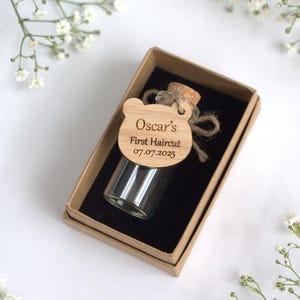 Frasco de vidrio con recuerdo personalizado, botella, primer corte de pelo del bebé, rizo, primer diente, monumento, nuevos padres, etiqueta de madera personalizada, baby shower