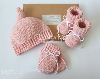 Crochet baby set, unisex newborn set, baby girl, newborn booties, knot hat, merino wool, mittens, baby shoes, gift idea, baby shower gift