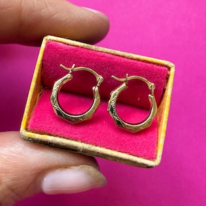 Vintage 9ct Gold Heart Huggies Hoop Earrings | Lightweight Huggy Celestial Hoops | Engraved