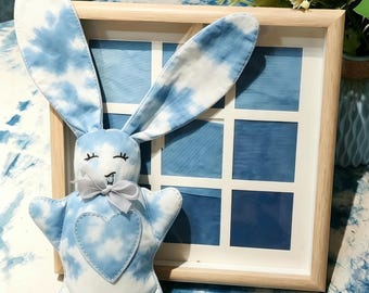 Handgjord tie dye grå rosetthjärta kanin plysch, handsydd sovande ansikte komfort floppy ear kaninleksak, lugnande sensorisk docka för barn och vuxna