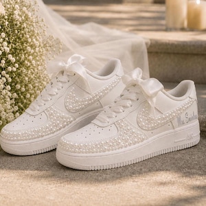 Custom Wedding Sneakers for Brides—Pearl-Embellished Wedding Sneakers — Wedding Gift for the Bride—Reception Sneakers—Wedding Pearl Sneakers