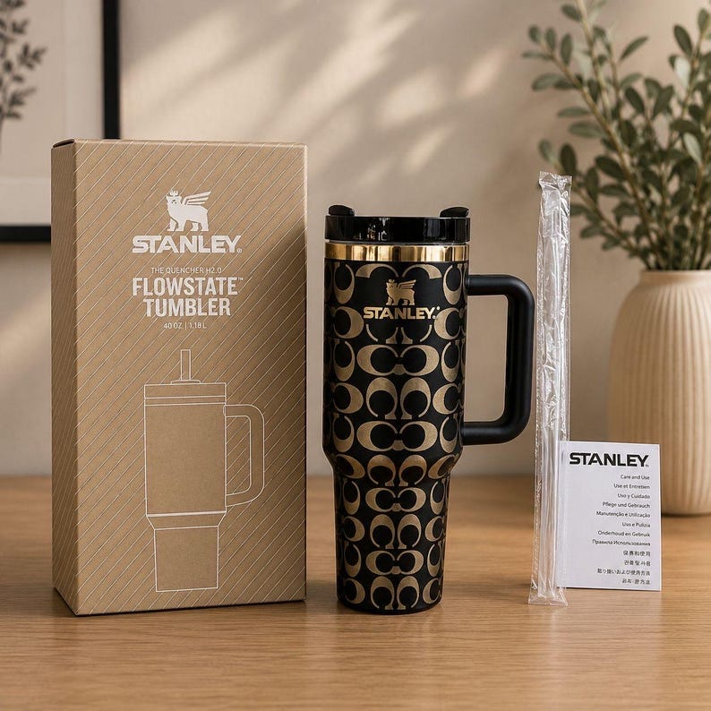 Specialtillverkad Coach Stanley Cup, lasergraverad rostfri stålgåva 40oz Tumbler present unik Black gold