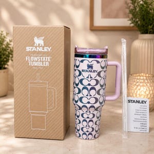 Specialtillverkad Coach Stanley Cup, lasergraverad rostfri stålgåva 40oz Tumbler present unik Light pink