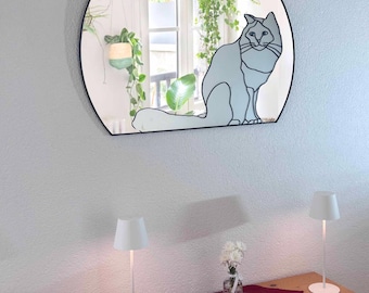 Ästhetischer Spiegel mit liebevoll gestaltetem Katzenmotiv im eleganten Segmentbogen-Design (80 × 65 cm)
