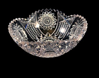 Cuenco antiguo de cristal tallado americano brillante Hobstar con borde festoneado y dientes de sierra.