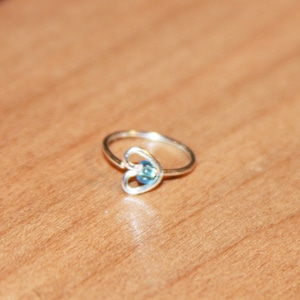 Small Heart Nose Ring, Blue Beaded Heart Tragus Hoop Earring, 20 22 24 gauge/Blue Nose Ring/Nose Hoop/Helix Hoop/Nose Rings/Piercing Jewelry