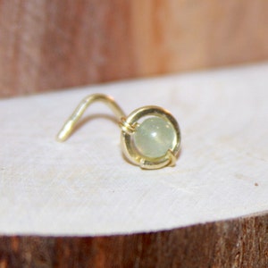 Peridot Nose Stud, Pale Green Nose Ring, Gold Nose stud or Sterling Silver Nose Stud, 14k Gold Filled