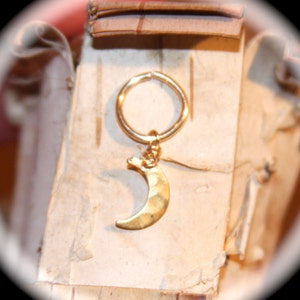 Moon Cartilage Earring, Gold Cartilage Hoop Earring, Moon Tragus Ring, Ear Cuff, Helix Hoop, 22 20 18 16 gauge Hoop, Piercing Jewelry