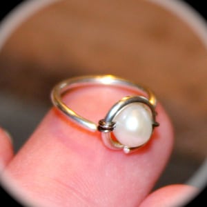 Freshwater Pearl Belly Button Ring, Belly Button Jewelry, 18  or 16 gauge Belly Button Hoop/Cartilage Earring, Stone Ring
