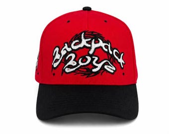 Gorra snapback bordada Backpack Boyz: Gorra urbana roja y negra