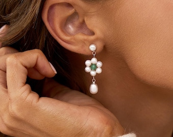 Ohrringe mit Blumen, Perlen und Jade, Tropfenohrringe in Blumenform, Edelsteinschmuck, Brautohrringe, Geschenk für Sie, Jahrestagsgeschenk, Geschenk für Mama