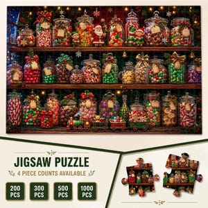 Op de afbeelding: Een legpuzzel met een feestelijke scène van drie houten planken vol glazen potten met kleurrijke kerstsnoepjes, een speelgoedtrein, de Kerstman en elfen. De tekst JIGSAW PUZZLE 4 PIECE COUNTS AVAILABLE staat onder de afbeelding gedrukt.