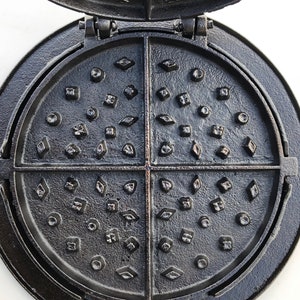 fleur de lis waffle iron