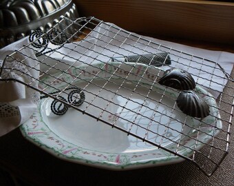 Antique FRENCH Bakery Very Fine Large Size Wire Ware Cooling Pastry, Icing Rack Crinkle Style Wires, No Rust or Baked on Blackened Grease