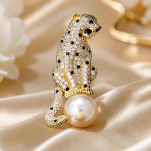 Vintage Animal Broaches - Etsy