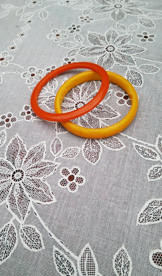 Vintage Bakelite Bangle Bracelet Pair