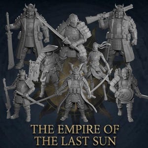 Pode incluir: Uma coleção de sete miniaturas de guerreiros cinzentos com armaduras inspiradas em samurais, equipadas com várias armas como espadas e espingardas. O texto THE EMPIRE OF THE LAST SUN está impresso a dourado na base destas figuras.