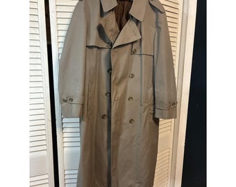 Gabardina clásica de corte recto para hombre London Fog, talla 40 R, color gris liso.