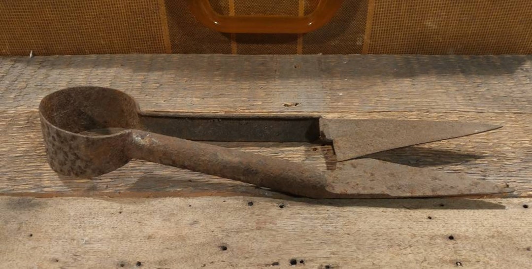 Rusty Old Vintage Hedge Clippers / Gardening Tool / Etsy
