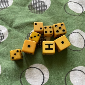 Vintage butterscotch bake light dice collection 8 total