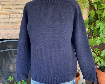 Vintage navy blue thick wool pull over crewneck sweater