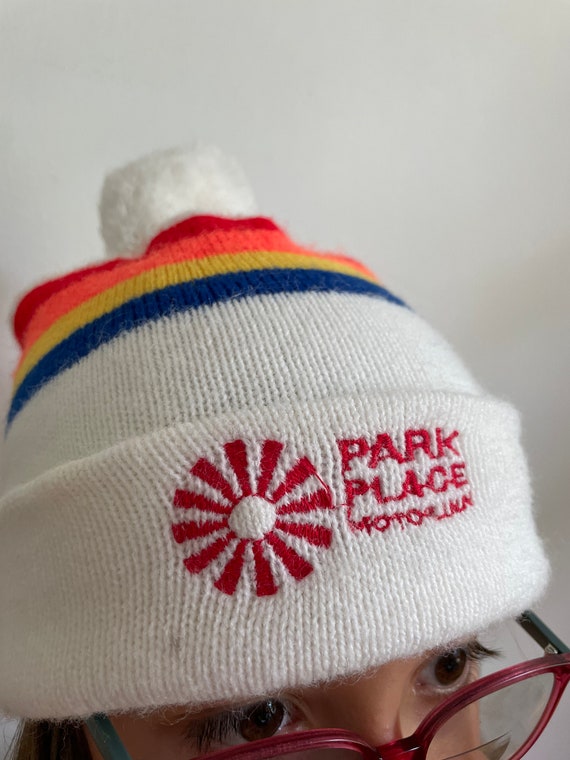 Vintage rainbow winter hat Park place motor inn - image 4