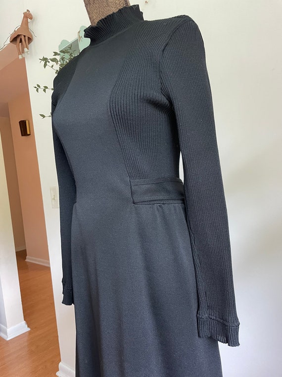 Vintage black dress small or medium polyester 196… - image 4