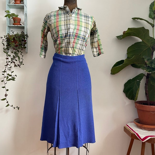 Vintage medium knit royal blue skirt with pleats