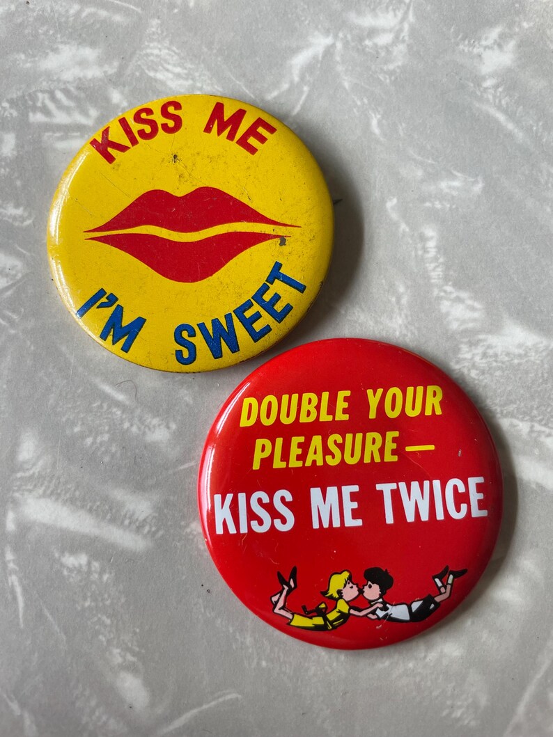 vintage pin back button (your choice) kiss me set